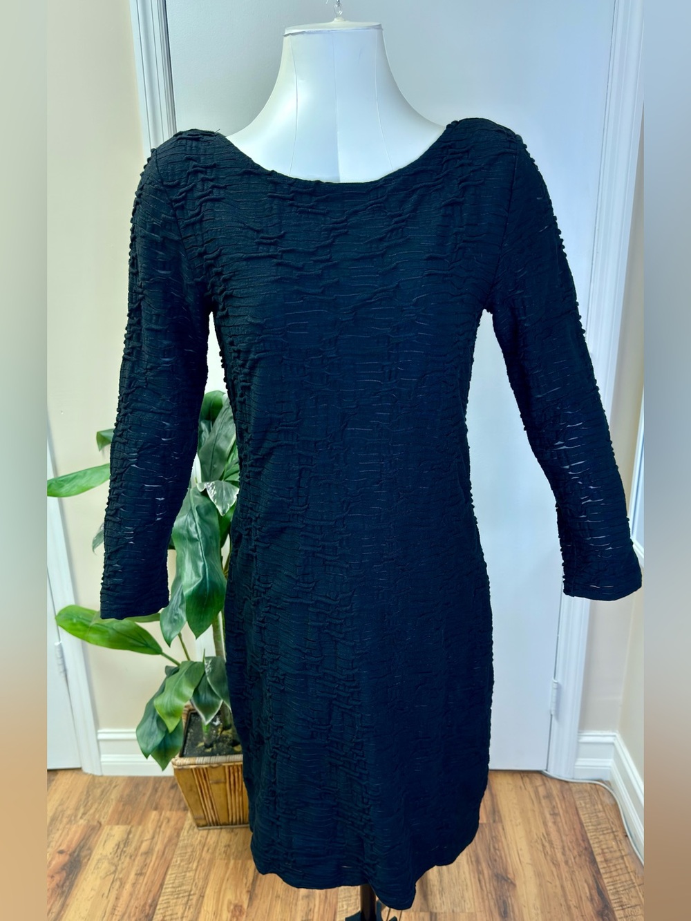 Armani Exchange Black Crinkle Pucker Textured Long Sleeve Sheath Dress | Large